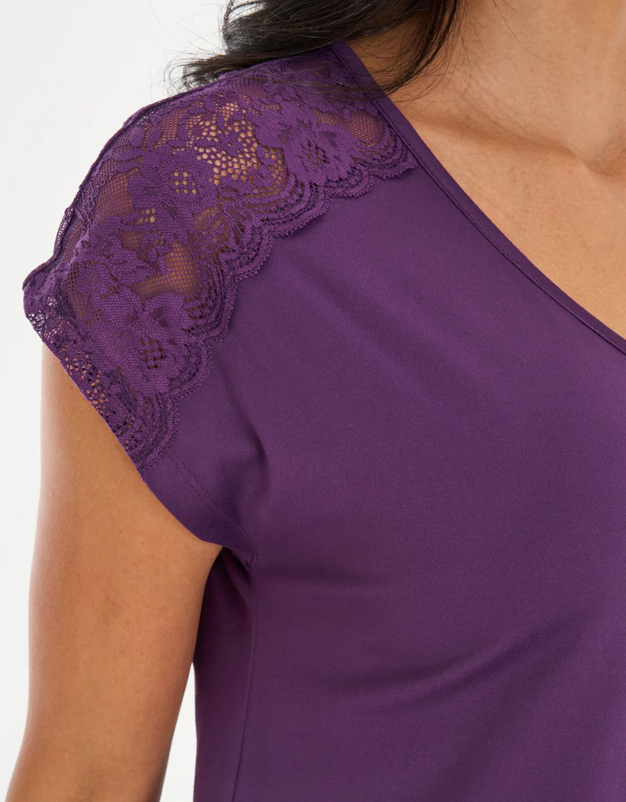 طقم من قطعتين قميص نوم طويل باللون طبعة الأبيض - Image 6