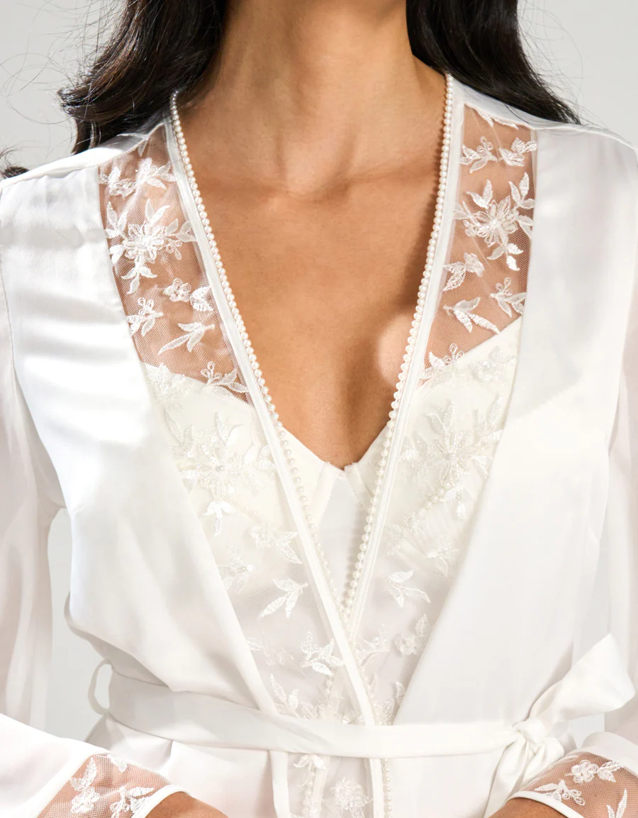 روب ساتان طويل مزين بتطريز للعرائس - Image 6
